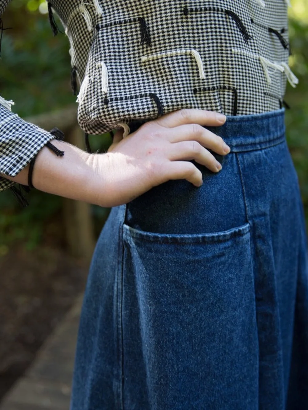 CARLEEN (ANTHROPOLOGIE) | Classic Dark Blue Denim A-Line Midi Skirt
